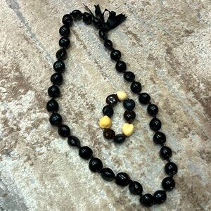 Hawaiian black kukui nuts lei necklace with matching bracelet